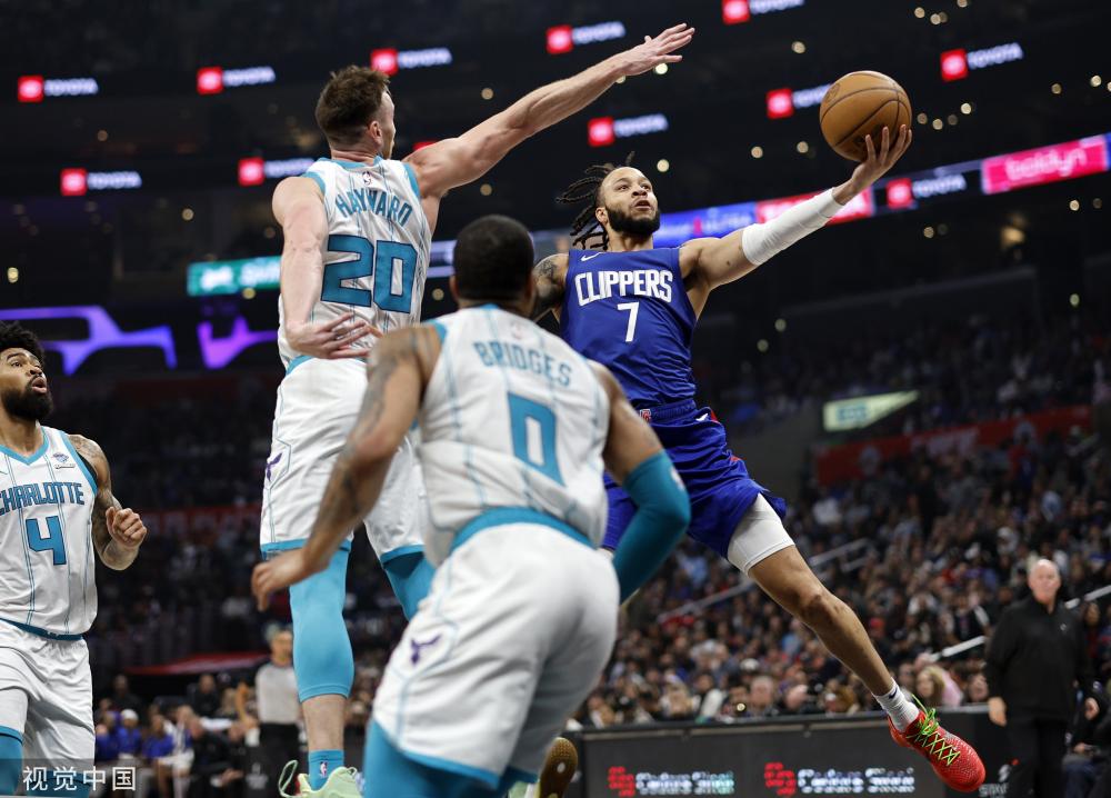 岁的前锋约 岁的前锋约