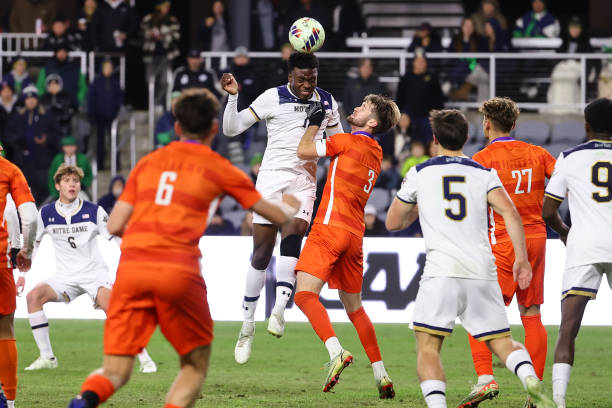 更是对球迷 更是对球迷